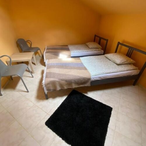 Apartament 4-osobowy na poddaszu Economy z 2 pomieszczeniami sypialnianymi