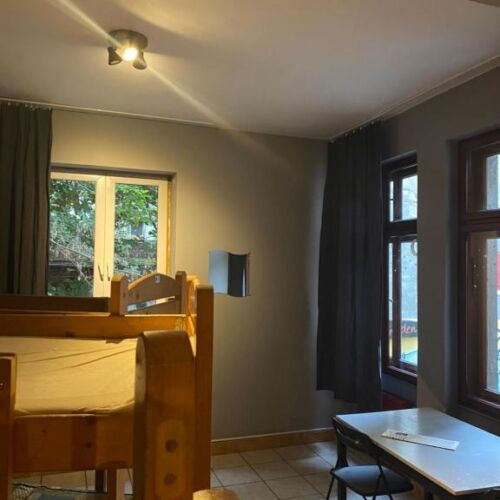 Pokój 10-osobowy na piętrze pokój wieloosobowy 