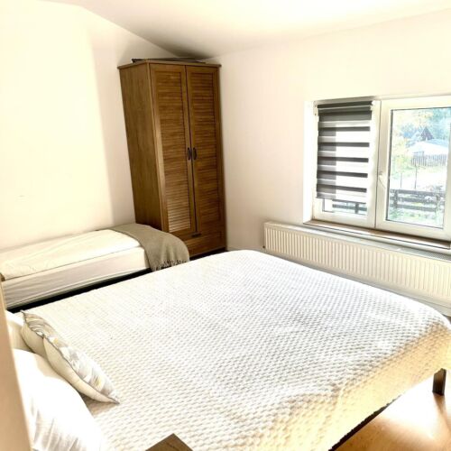 Cabană pentru 19 pers. (se inchirieaza doar integral)