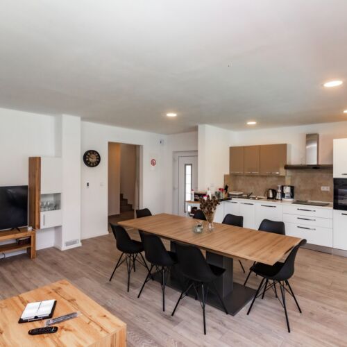 Casă de vacanță cu aer condiționat pentru 6 pers. (se inchirieaza doar integral)