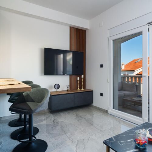 Apartament pentru 2 pers. (se inchirieaza doar integral)