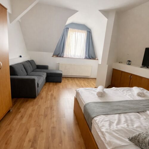 Quadruple Room ensuite with LCD/Plasma TV