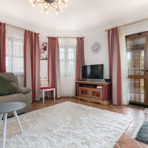 Domek całoroczny 8-osobowy z klimatyzacją z widokiem na ogród