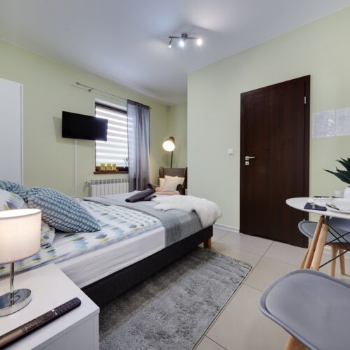 Pokój 2-osobowy z łazienką z dostępem do ogrodu