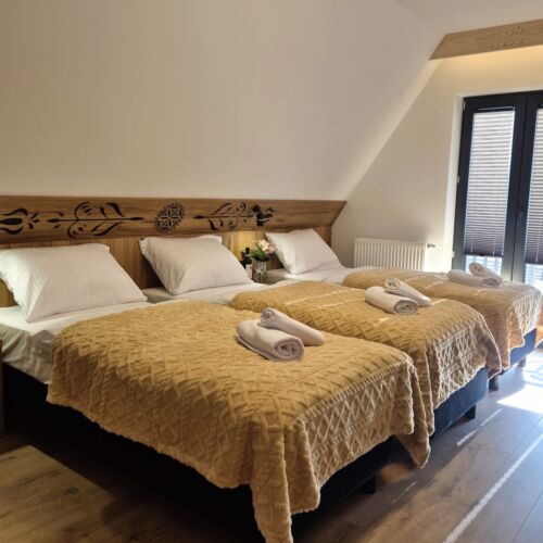 Deluxe Mountain View Quadruple Room