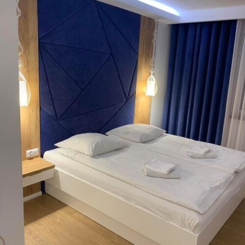 Pokoj s manželskou postelí