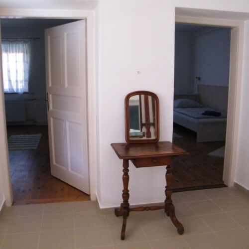 Whole House Art House for 4 Persons (extra bed available)