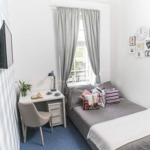 Apartament cu chicinetă comună cu baie comună cu 1 camera pentru 2 pers.