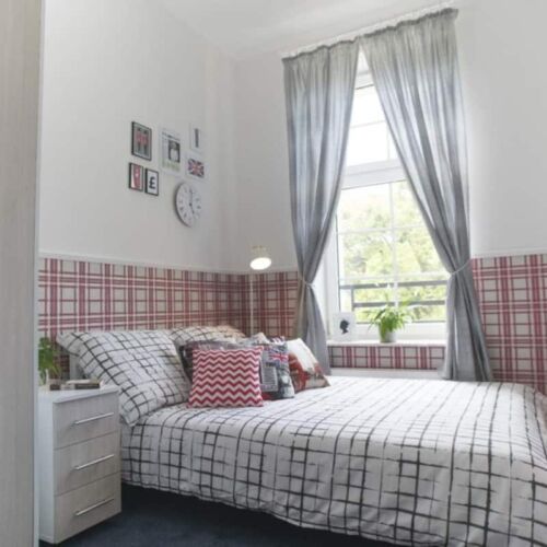 Apartament cu baie comună cu 1 camera pentru 2 pers.