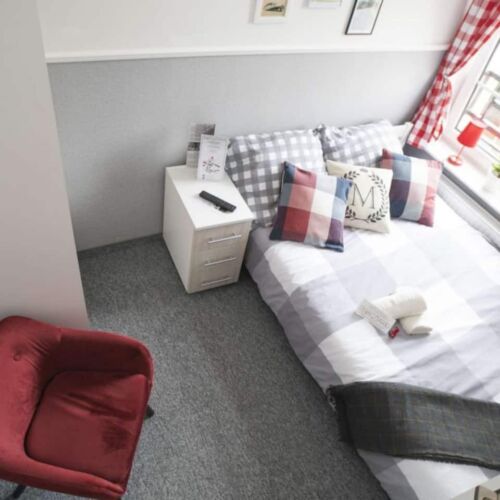 Apartament cu chicinetă comună cu baie comună cu 1 camera pentru 3 pers.