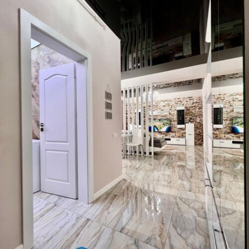 Apartament superior cu vedere spre lac cu 2 camere pentru 4 pers.