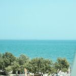 Camera dubla superioara cu vedere partiala la mare