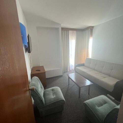 Apartament la etaj