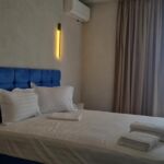 Camera dubla cu balcon, cu 2 sezlonguri incluse la plaja