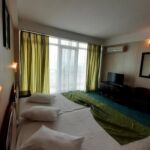 Camera dubla Twin cu 2 sezlonguri incluse la plaja