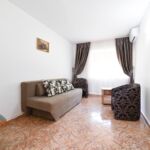 Apartament fara balcon, cu vedere spre parcare
