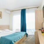 Camera dubla cu vedere la mare 3* + 2 sezlonguri incluse la plaja