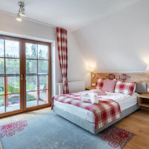 Pokój 3-osobowy na piętrze z balkonem (możliwa dostawka)