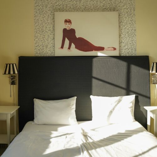 Camera twin la etaj cu vedere spre curte