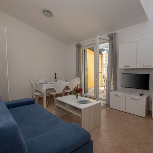 Apartament 6-osobowy z klimatyzacją na piętrze z 3 pomieszczeniami sypialnianymi