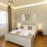 Udvarra néző földszinti 2 fős apartman 1 hálótérrel
