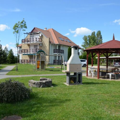 Apartman pro 4 os. se 2 ložnicemi s výhledem do zahrady přízemní