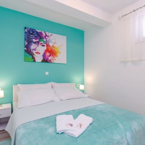 Sea View Holiday Home for 8 Persons with Garden (extra beds available)