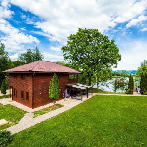 Vilă casa Lac pentru 13 pers. (se inchirieaza doar integral)