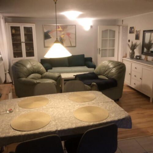 Apartament la parter cu grădină cu 2 camere pentru 4 pers. (se poate solicita pat suplimentar)