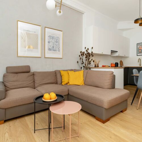 Apartament 4-osobowy z antresolą z 1 pomieszczeniem sypialnianym