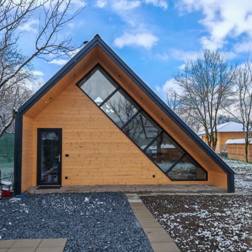 Roubenka (jako celek) pro 4 os. na přízemí celý Dům