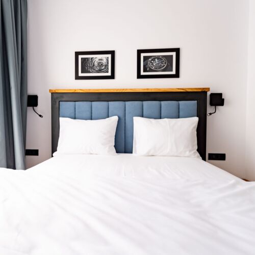 Camera single deluxe la etaj