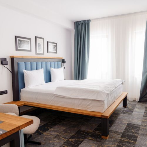 Camera dubla superior la etaj