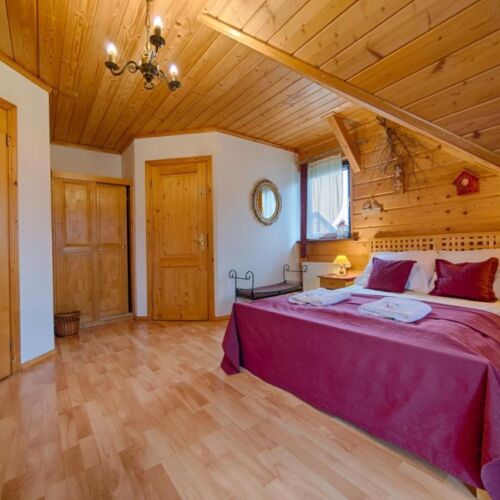 Apartament 4-osobowy na piętrze z widokiem na góry z 2 pomieszczeniami sypialnianymi