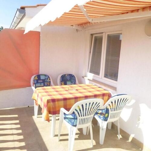 Apartman s klimatizací pro 5 os. s 1 ložnicí s výhledem na moře A-22474-c