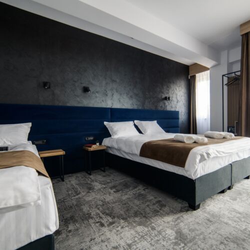 Camera cvadrupla family cu balcon