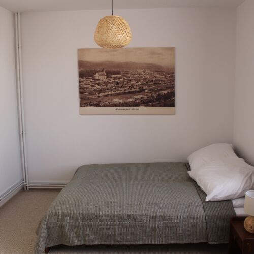 Camera tripla la etaj cu baie