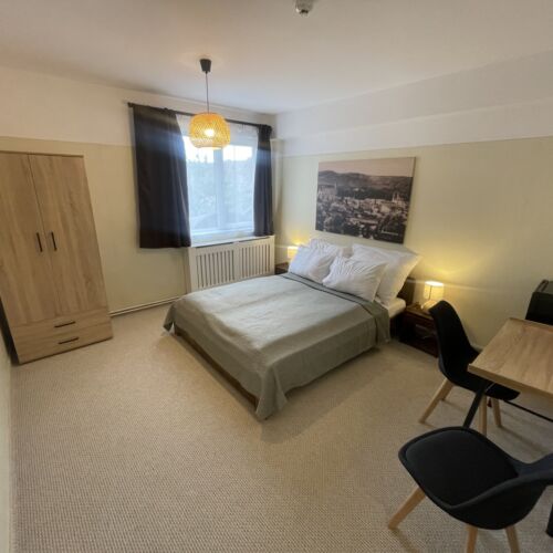 Camera dubla la etaj cu baie