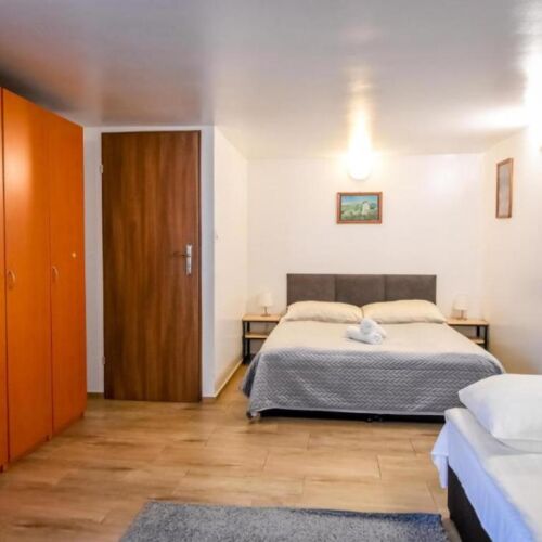 Pokój 4-osobowy z widokiem na ogród