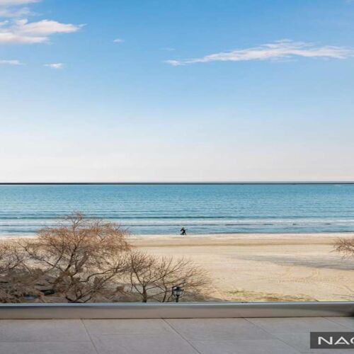 Apartament la etaj cu vedere parțială spre mare cu 2 camere pentru 4 pers.