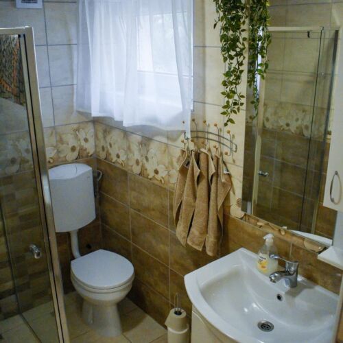 Apartament 8-osobowy cały dom Przyjazny podróżom rodzinnym