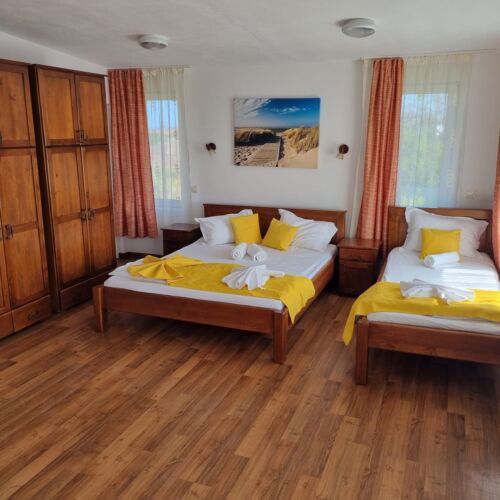 Camera tripla family cu bucătărie proprie