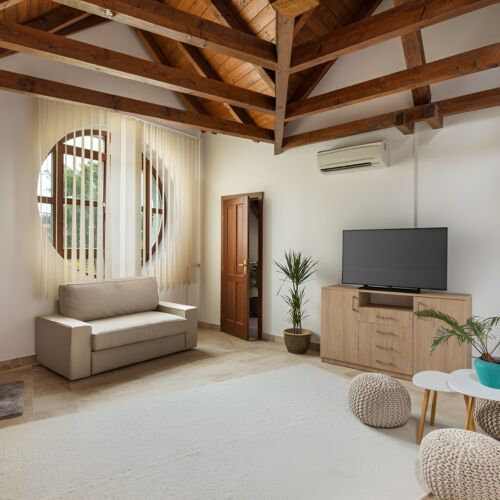 Deluxe Upstairs Twin Room