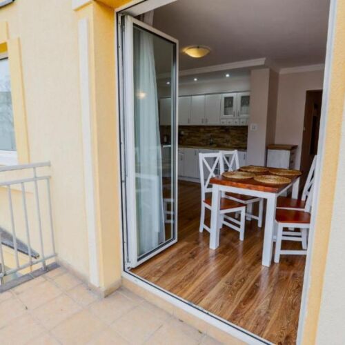 Apartament cu balcon cu baie cu 2 camere pentru 4 pers.