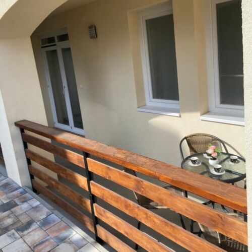 Apartament cu terasă cu aer condiționat cu 2 camere pentru 4 pers.