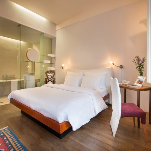 Deluxe Pleasant Interior Design Double Room