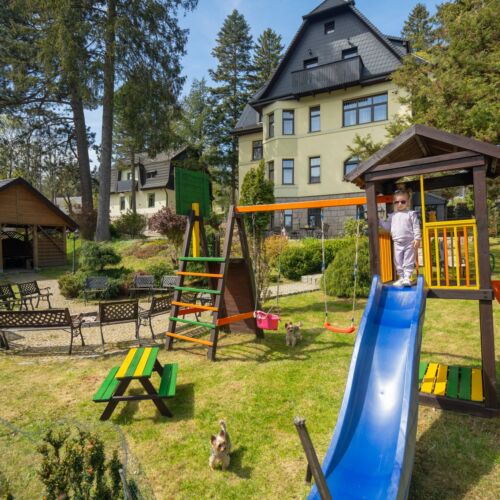 Camera dubla la etaj cu baie