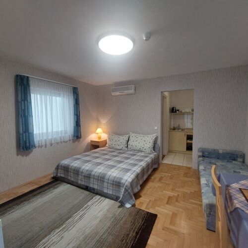 Apartament cu aer condiționat cu terasă cu 1 camera pentru 3 pers.