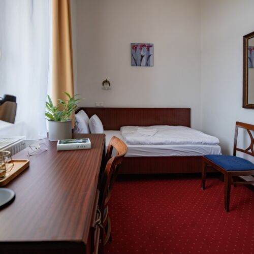 Pokoj se sprchou pro 1 os. na poschodí