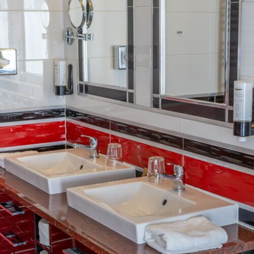 Suita s manželskou postelí s 1 ložnicí na poschodí 